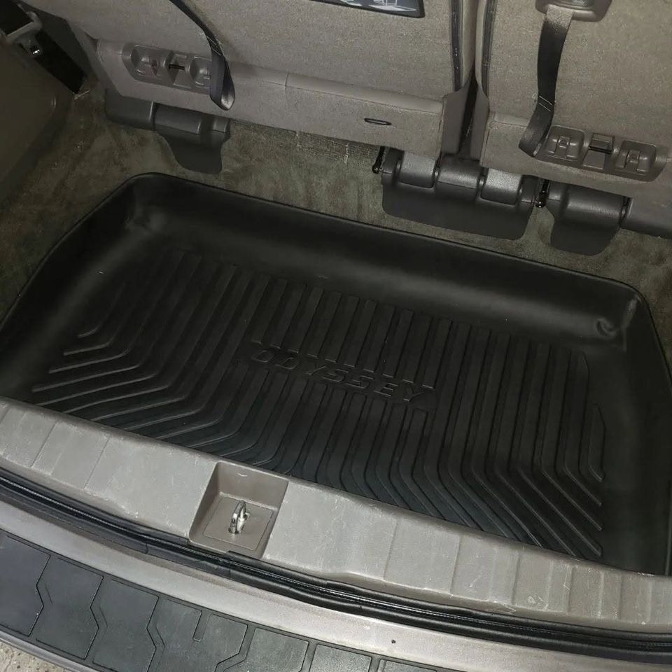Honda Odyssey cargo area after interior detailing